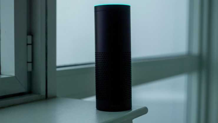 Alexa з Amazon буде говорити голосом померлої людини.  Представлено зразок можливостей
