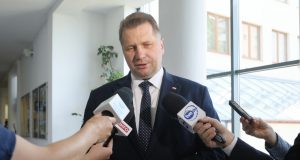 Пшемислав Чарнек рекомендує ігри як основну навчальну програму. "Польська школа ще модернізується" Пшемислав Чарнек рекомендує ігри як основну навчальну програму. "Польська школа ще модернізується"