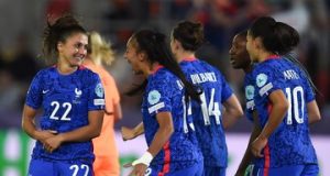 Чемпіонат з футболу серед жінок: відомі півфінальні пари Чемпіонат з футболу серед жінок: відомі півфінальні пари