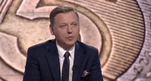 Чи є Адам Глапінський незалежним президентом НБП? Коментують Ізабела Лещина та Норберт Малішевскі Чи є Адам Глапінський незалежним президентом НБП? Коментує професор Норберт Малішевський