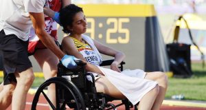 Драматичні сцени під час Чемпіонату світу з легкої атлетики. Учасниця знепритомніла через спеку (ФОТО) Драматичні сцени під час Чемпіонату світу з легкої атлетики. Учасниця знепритомніла через спеку (ФОТО)