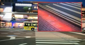 Гонконг: червоне світло перед пішохідним переходом. Це має захистити користувачів смартфонів Гонконг: червоне світло перед пішохідним переходом. Це має захистити користувачів смартфонів