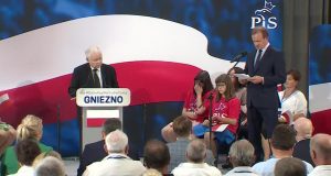 Ярослав Качинський. Заяви президента ПіС про молодь і смартфони. Коментують Домініка Ласота, Барбара Балічка та Оскар Соболевський Качиньський: Смартфони дуже сильно впливають на молодь. Ми будемо виконувати великі контракти в цій сфері