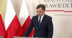 Матеуш Моравецький про реформи Міністерства юстиції. Відповідає Збігнєв Зіобро Матеуш Моравецький про реформи Міністерства юстиції. Відповідає Збігнєв Зіобро