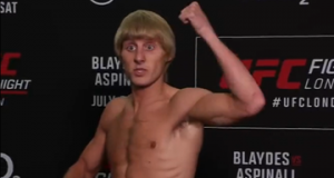 UFC: Педді Пімблет шокований зважуванням. Нецензурний жест гравця (ВІДЕО) UFC: Педді Пімблет шокований зважуванням. Нецензурний жест гравця (ВІДЕО)