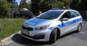 Варшава. На вулиці Маринарській зіткнення автомобіля з трамваєм. Частина лінії спрямована на скорочений маршрут Зіткнення чотирьох автомобілів на Żwirki i Wigury