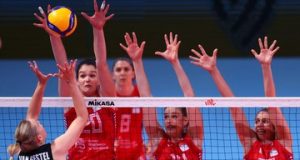 Відомий волейболіст підписав контракт … з двома клубами. Він має проблеми через свою жадібність Відомий волейболіст підписав контракт ... з двома клубами. Він має проблеми через свою жадібність