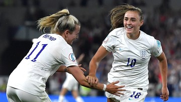 Жіночий футбольний чемпіонат: англійки стали першими півфіналістами
