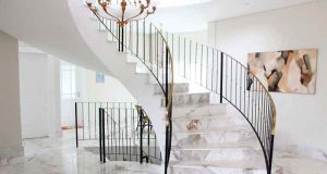 Факты про мраморную лестницу