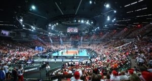 Марек Магієра: біло-червоний літаючий об’єкт Марек Магієра: біло-червоний літаючий об'єкт