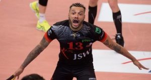 Сальвадор Ідальго Оліва – гравець пірейського Олімпіакоса Сальвадор Ідальго Оліва - гравець пірейського Олімпіакоса