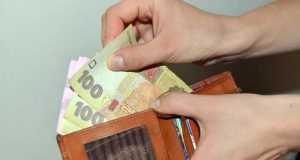 На сколько вырастут зарплаты в 2023 году в Украине