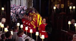 Єлизавета II – похорон. З труни зняли знаки царської влади. Чому його позбавили корони, скіпетра і яблука? Королева Єлизавета II відпочивала у Віндзорському замку