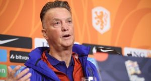 Ліга націй: Нідерланди грають з Польщею, а на задньому плані … пенальті Ліга націй: Нідерланди грають з Польщею, а на задньому плані ... пенальті