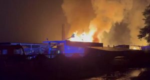 Міліч: пожежа палетного склада, 90 пожежників працюють Пожежа палетного складу в Мілічі (Нижня Сілезія)