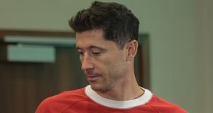 Роберт Левандовскі отримав українську капітанську пов’язку. «Це буде честю для мене» Роберт Левандовскі отримав українську капітанську пов'язку. «Це буде честю для мене»