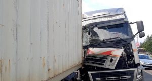 Варшава. На кільцевій розв’язці Керцелак автомобіль поліції зіткнувся з легковиком Зіткнення в Лом'янках