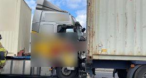 Зіткнення двох вантажівок біля Варшави. Перешкоди Зіткнення двох вантажівок біля Варшави. Перешкоди