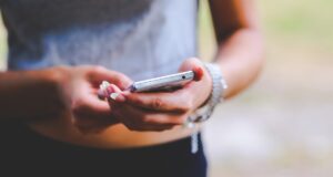 Франція обмежує соціальні мережі. Заборонено дітям до 13 років Франція обмежує соціальні мережі. Заборонено дітям до 13 років