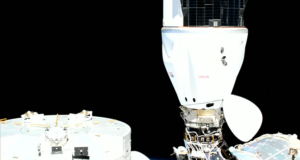 Капсула SpaceX Crew Dragon прибула на МКС Капсула SpaceX Crew Dragon прибула на МКС