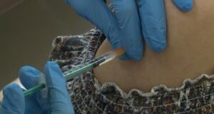 Німеччина. Все більше пацієнтів скаржаться на симптоми після щеплення від COVID-19 Німеччина. Все більше пацієнтів скаржаться на симптоми після щеплення від COVID-19