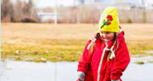 Непромокаемая детская одежда: комфорт и сухость для вашего малыша