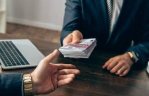 Должностные оклады на 2024 год в Украине