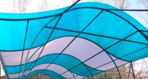 Який найкращий стільниковий полікарбонат для навісу