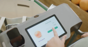 Американський гігант готує революцію. Кошик сканує продукти Американський гігант готує революцію. Кошик сканує продукти