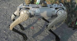 Це допоможе армії. Маневри за участю китайського робота-собаки Це допоможе армії. Маневри за участю китайського робота-собаки