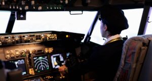 Якого кольору чорна скринька в літаку? Відповідь зовсім не очевидна Якого кольору чорна скринька в літаку? Відповідь зовсім не очевидна