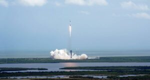 Астронавти застрягли на космічній станції. Рятувальна місія почалася Астронавти застрягли на космічній станції. Рятувальна місія почалася