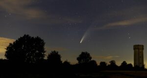 Вони думали, що вона загубилася десь у космосі. Комета наближається до Землі Вони думали, що вона загубилася десь у космосі. Комета наближається до Землі