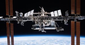 Новорічну ніч вони проведуть у космосі. Зустрічати Новий рік можуть кілька разів Новорічну ніч вони проведуть у космосі. Зустрічати Новий рік можуть кілька разів