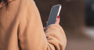 Вчені виявили, що одна проста хитрість на телефоні діє як антидепресант Вчені виявили, що одна проста хитрість на телефоні діє як антидепресант