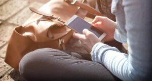 Виходите з дому з телефоном? Не залишайте цю функцію ввімкненою Виходите з дому з телефоном? Не залишайте цю функцію ввімкненою