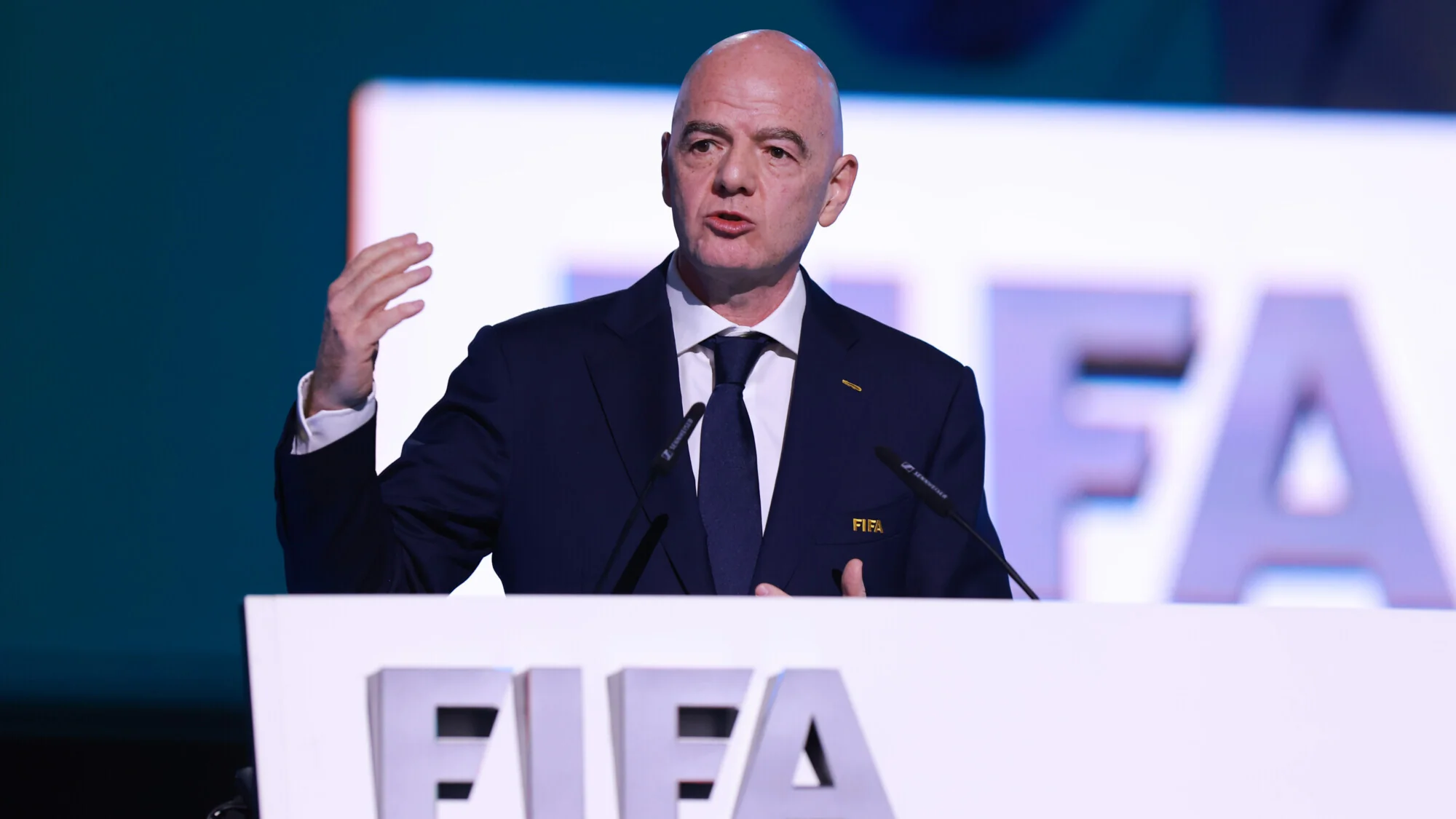 Інфантіно за трибуною FIFA анонсує розширення чемпіонату світу до 48 команд