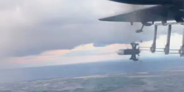 Скидання безекіпажного апарата Kraken K3 Scout з Airbus A400M над Північним морем