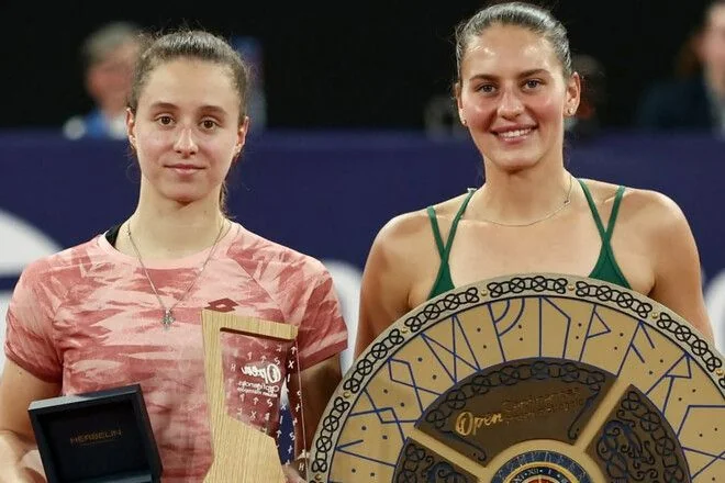 Марта Костюк та Еліна Світоліна з нагородами WTA