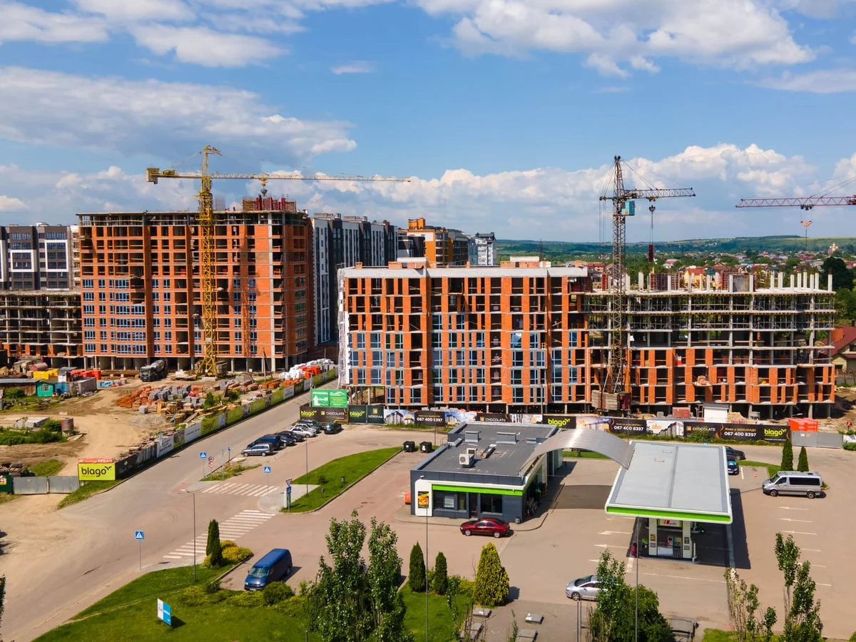 Будівництво багатоквартирних новобудов на тлі зростання цін на житло
