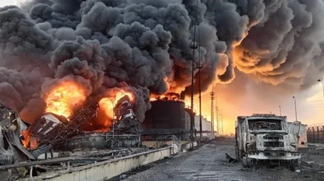 Пожежа на російському НПЗ після удару українських дронів