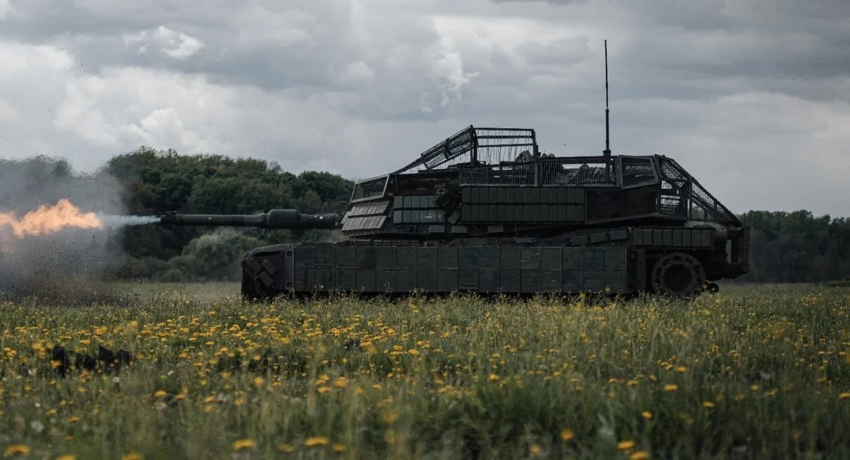 Модернизированный Abrams 160-й бригады с решетчатой защитой от FPV-дронов
