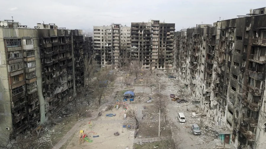 Зруйновані багатоповерхівки після обстрілів, власники яких звільняються від плати за газ